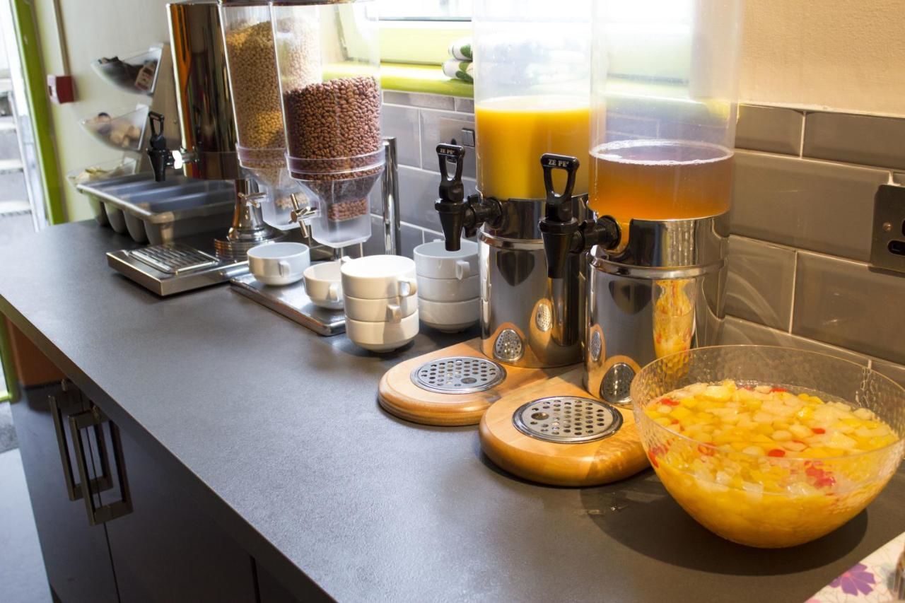 Хостелы Snoozles Quay Street Tourist Hostel Голуэй